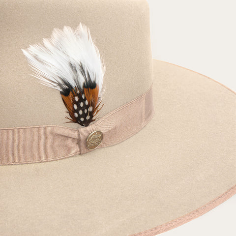 Feather Hat Accent | Sweet Cream